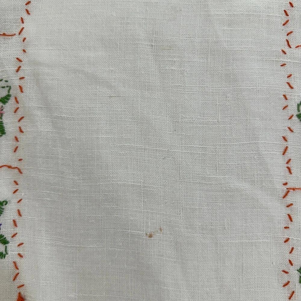 Vintage Linen Table Runner Floral Hand Embroidered Crochet Lace Trim 40x13 White